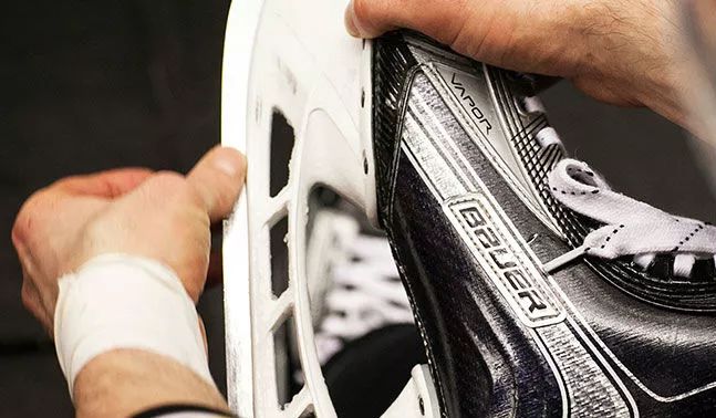 What kind of steel does ice skate use?