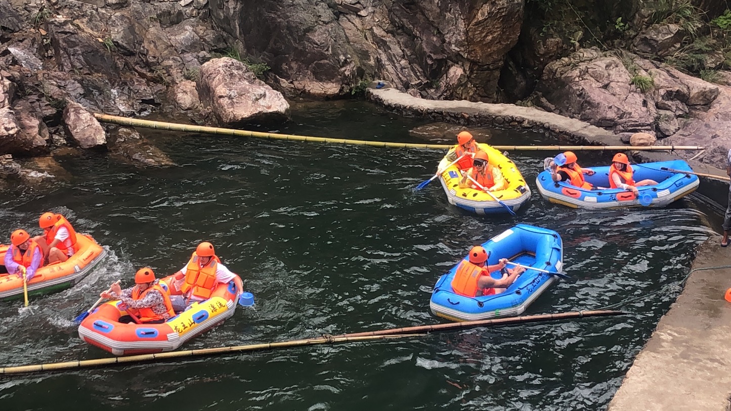 View the bamboo sea, Fight riptide rafting! A wonderful team activity