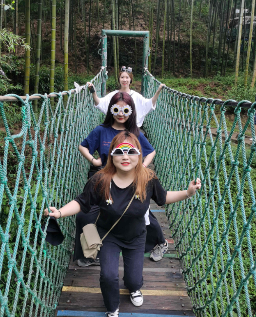 View the bamboo sea, Fight riptide rafting! A wonderful team activity